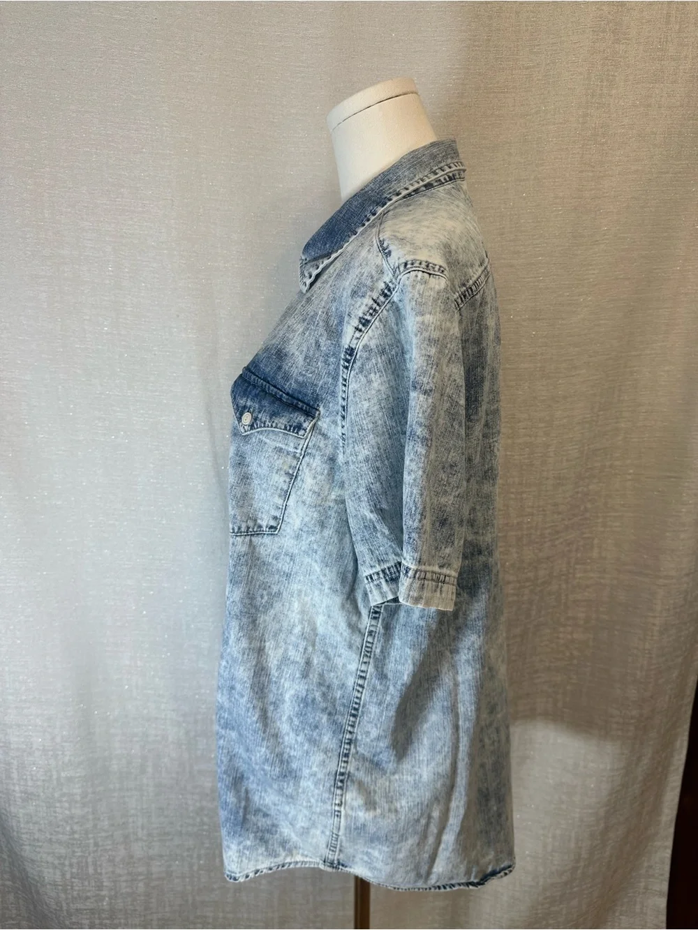 Levi's Men’s Y2K Vintage Light Blue Acid Wash Short-Sleeve Denim Button-Up